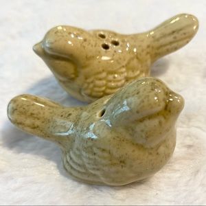 Vintage Small Birds Ceramic Salt & Pepper Shakers